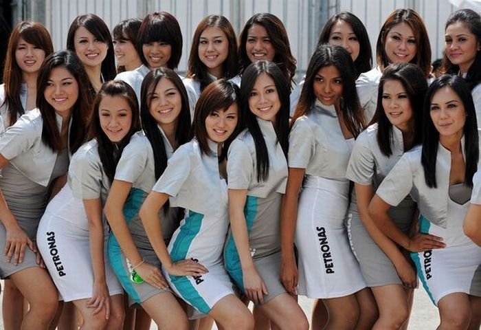 f1 grid girls