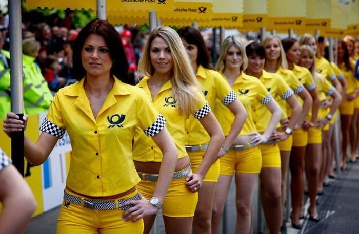 f1 grid girls