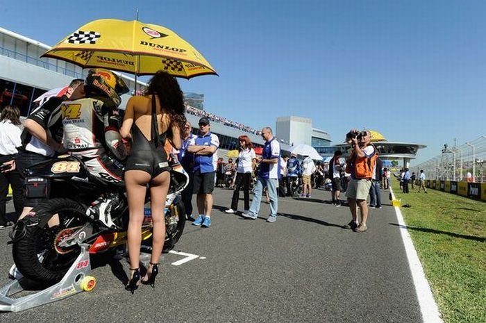 f1 grid girls