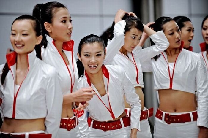 f1 grid girls