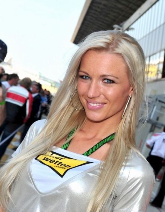 f1 grid girls