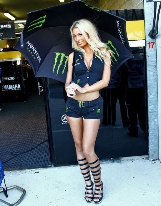 f1 grid girls