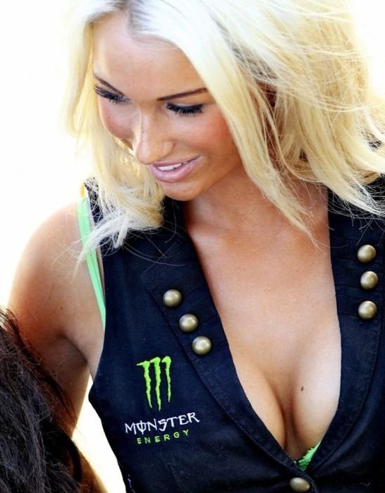 f1 grid girls