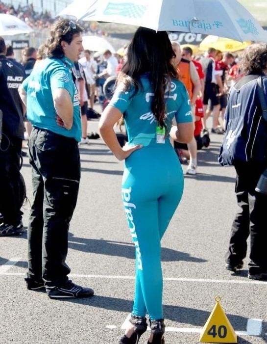 f1 grid girls