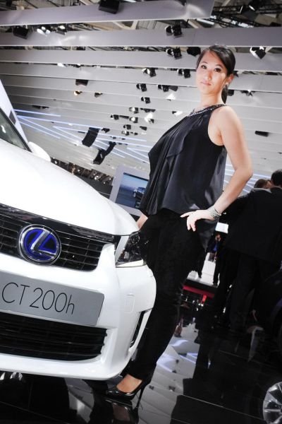 Girls from 2010 Paris Motor Show
