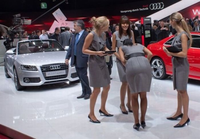 Girls from 2010 Paris Motor Show