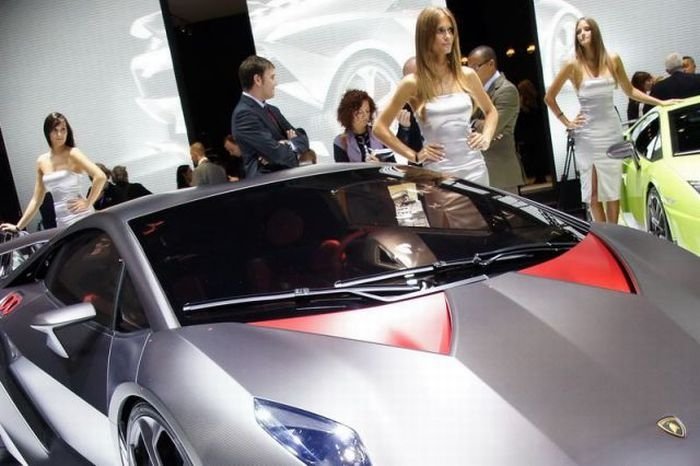 Girls from 2010 Paris Motor Show