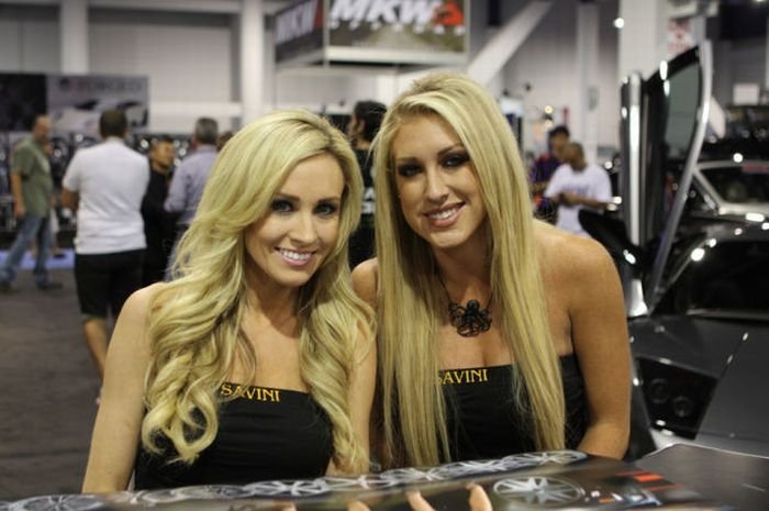 SEMA 2010 exhibition babes