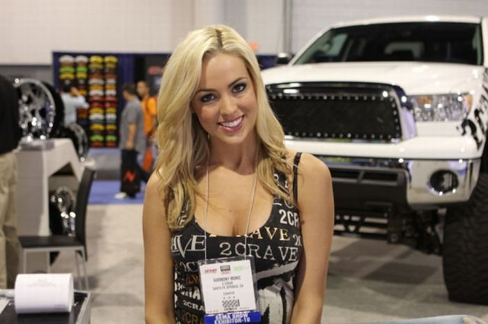 SEMA 2010 exhibition babes