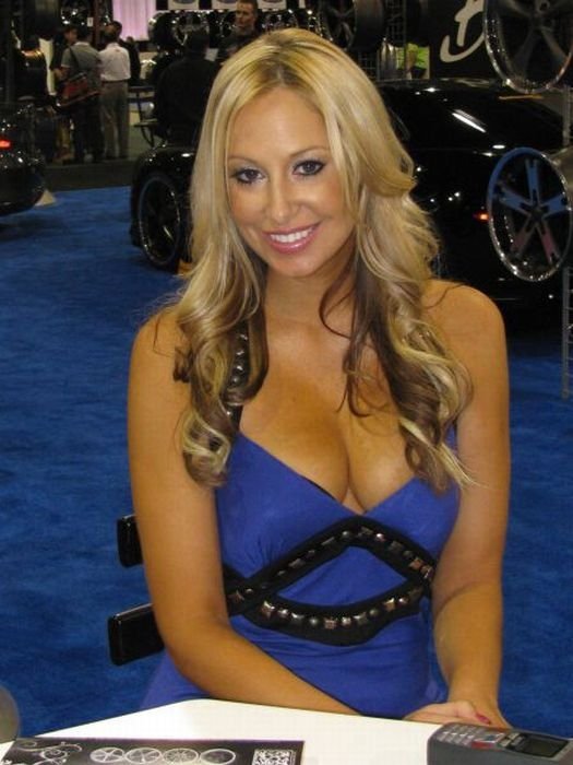 SEMA 2010 exhibition babes