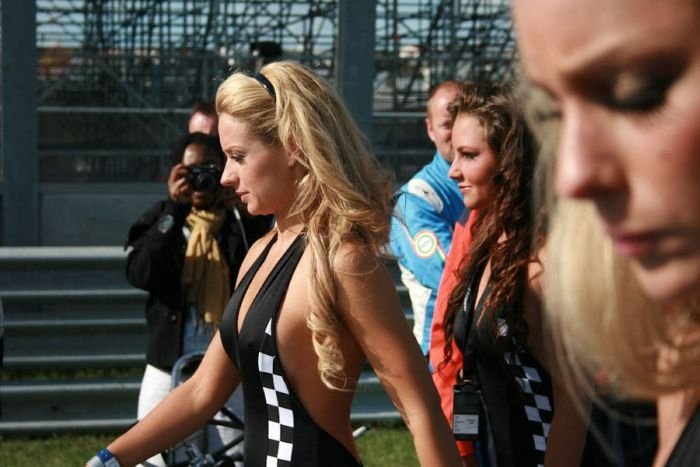 f1 grid girls