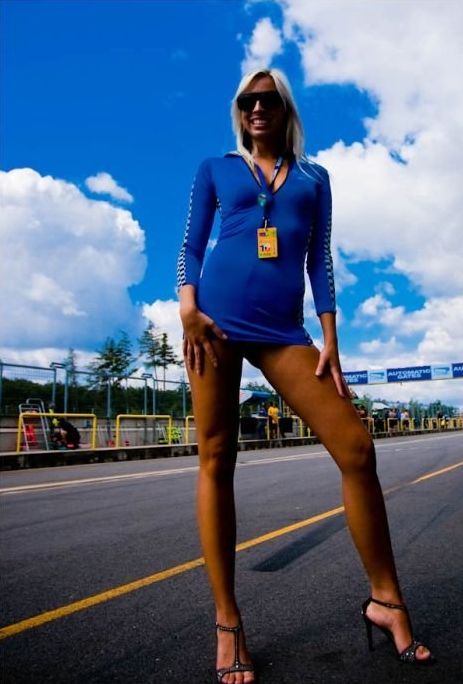 f1 grid girls