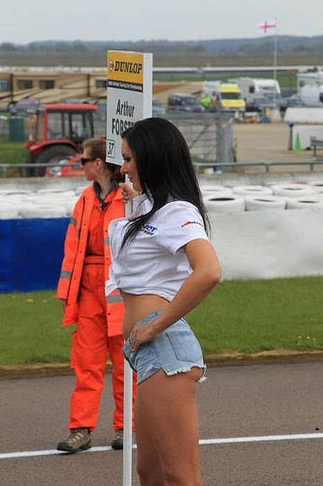 f1 grid girls