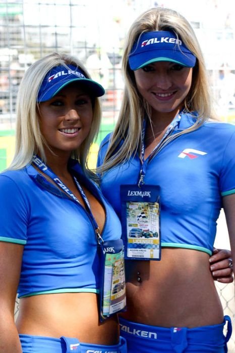 f1 grid girls