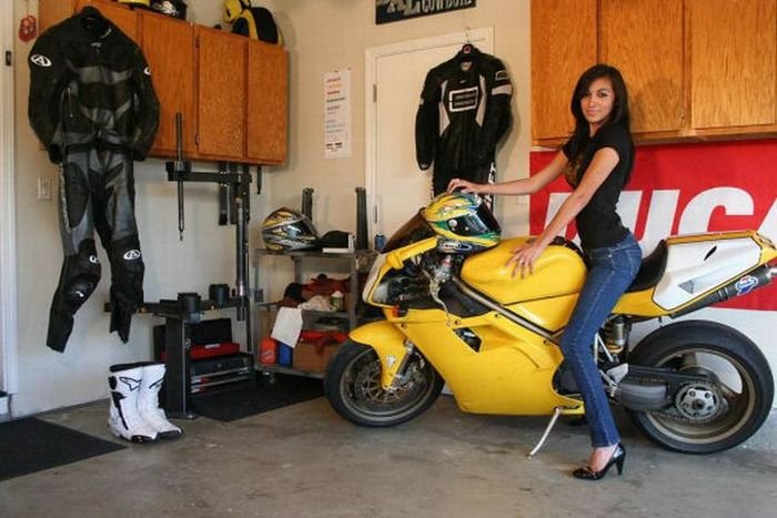 Moto GP girls