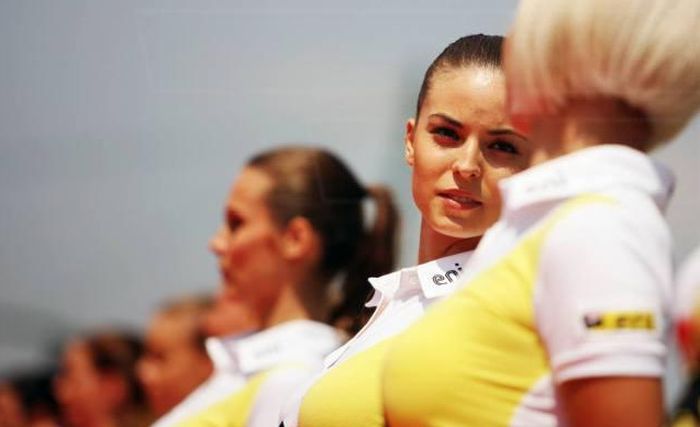 f1 grid girls
