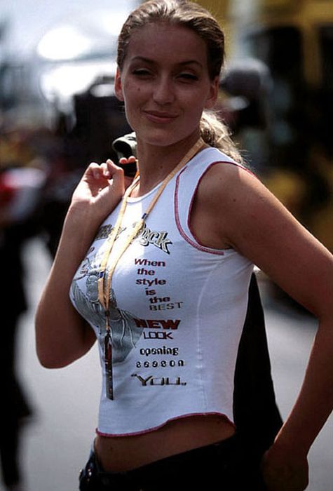 f1 grid girls