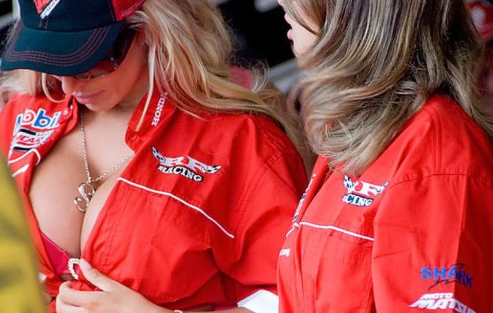 f1 grid girls