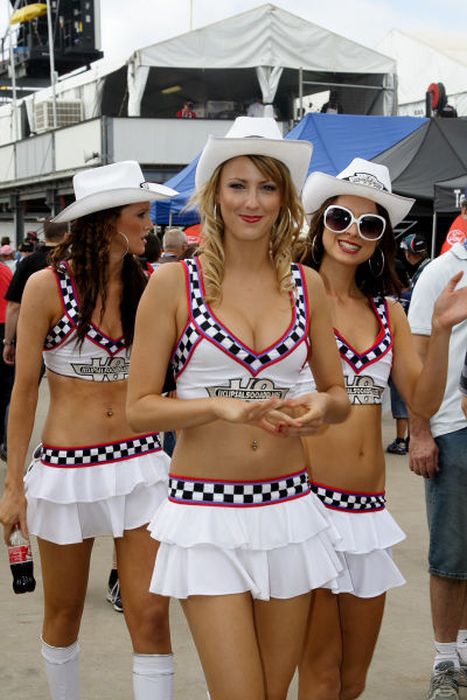 f1 grid girls