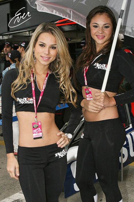 f1 grid girls