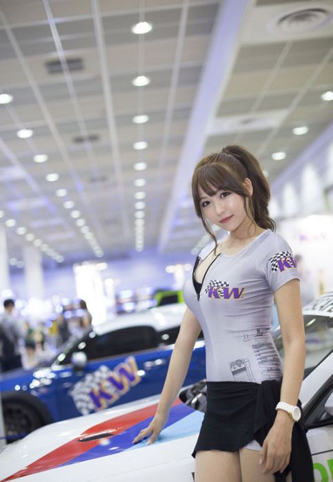 Girls from 2013 Seoul Motor Show