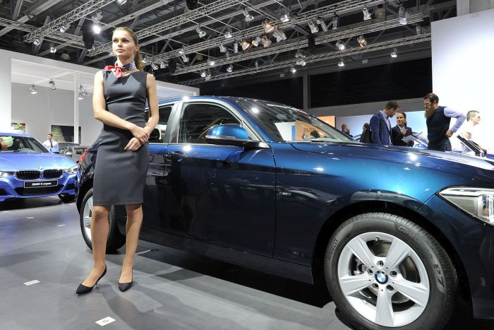 girls of moscow international automobile show