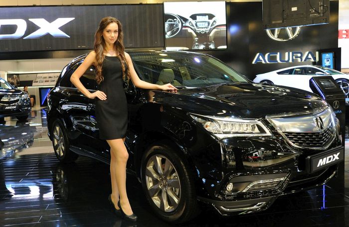 girls of moscow international automobile show