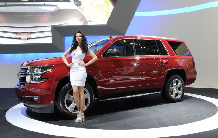 girls of moscow international automobile show