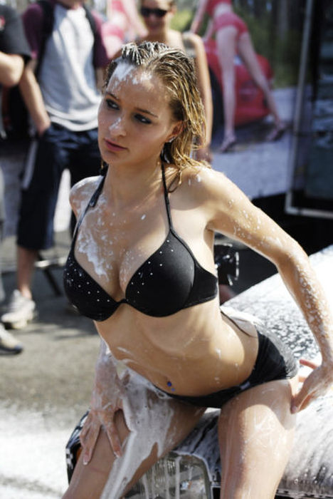 car wash girls