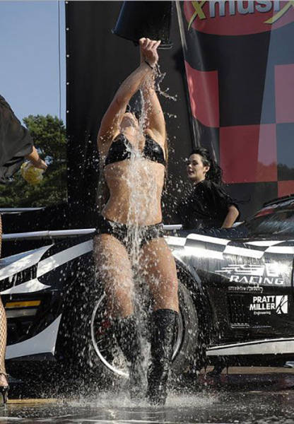 car wash girls
