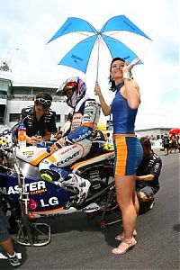 Motorsport models: Bautista and girl, Malaysian 250GP Race 2007