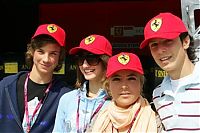 Motorsport models: Fans and Girls in the Paddock, 2006-05-06