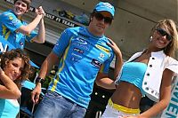 Motorsport models: Fernando Alonso And Renault Girls Indianapolis 2006-06-29
