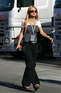 Motorsport models: Girl In The Paddock Instanbul 2006-08-24