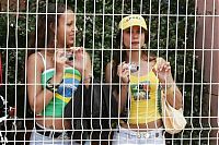 Motorsport models: Girls Await Drivers In The Paddock - Monaco 2006-05-24