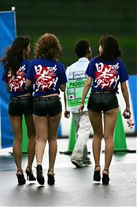 TopRq.com search results: Girls In The Paddock Suzuka 2006-10-06