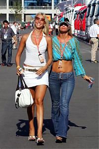 Motorsport models: Girls Instanbul 2006-08-26