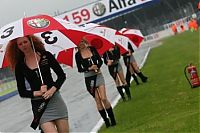 Motorsport models: f1 grid girls