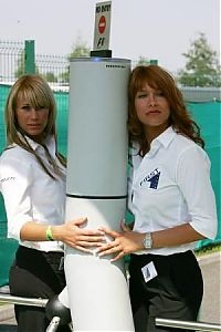 Motorsport models: Hot Security Girls At The Gate Magny Cours 2006-07-16