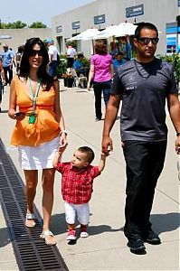 Motorsport models: Juan Pablo Montoya Mclaren Mercedes And Connie Montoya With Sebastian Indianapolis 2006-07-01