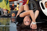 Motorsport models: car wash girls