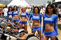 Motorsport models: cycle snatch moto team girls