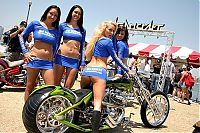 Motorsport models: cycle snatch moto team girls