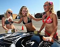 Motorsport models: car wash girls