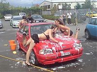 Motorsport models: car wash girls