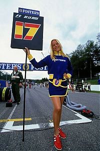 Motorsport models: f1 grid girls