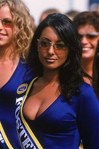 Motorsport models: f1 grid girls