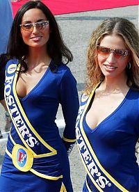 Motorsport models: f1 grid girls