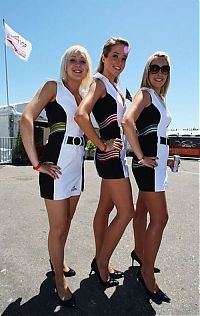 Motorsport models: f1 grid girls