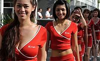 Motorsport models: f1 grid girls